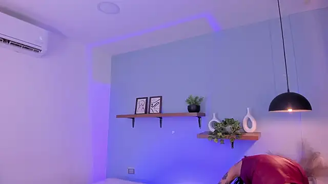 Snapshot of maddy_walker chatting on 11-05-25, 12:16 maddy walker online show from 11-05-25, 12:16