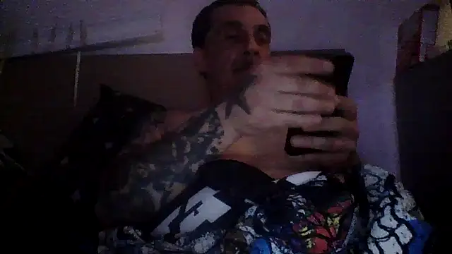 Snapshot of CandiedPompano chatting on 06-12-26, 04:22 CandiedPompano online show from 06-12-26, 04:22