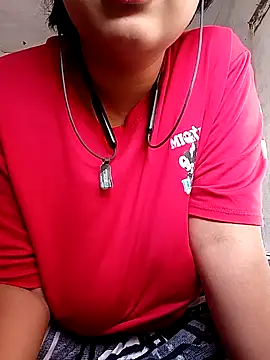 Snapshot of ruhi2003 chatting on 02-13-25, 09:30 ruhi2003 online show from 02-13-25, 09:30