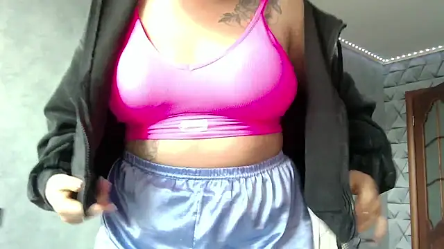 Thalia  Star online show from 02-13-25, 08:27