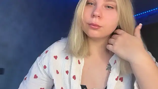 Thalia  Star online show from 12-17-25, 08:20