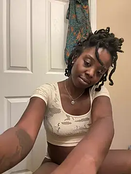 choclatepeaach online show from 04-25-26, 09:12