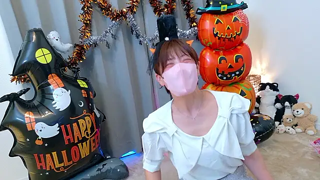 Risa 06 online show from 10-31-25, 12:06