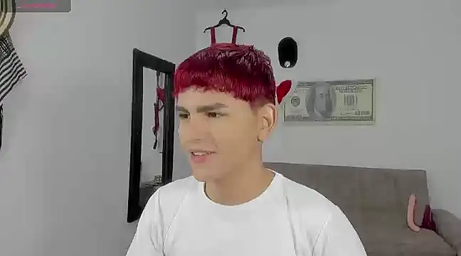 Snapshot of Lyam_ap chatting on 12-24-24, 07:49 Lyam ap online show from 12-24-24, 07:49