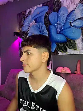 Snapshot of Lyam_ap chatting on 09-20-25, 12:00 Lyam ap online show from 09-20-25, 12:00