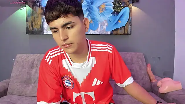 Snapshot of Lyam_ap chatting on 09-21-25, 06:42 Lyam ap online show from 09-21-25, 06:42