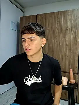 Snapshot of Lyam_ap chatting on 09-23-25, 09:01 Lyam ap online show from 09-23-25, 09:01