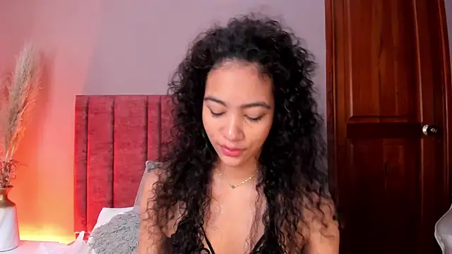 AntonellaHall  online show from 11-21-25, 12:04