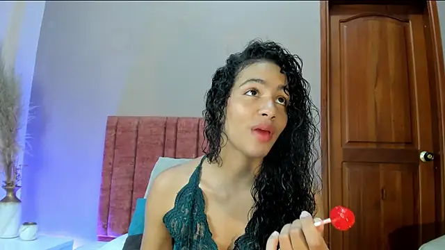 Snapshot of AntonellaHall_ chatting on 06-10-26, 12:55 AntonellaHall online show from 06-10-26, 12:55