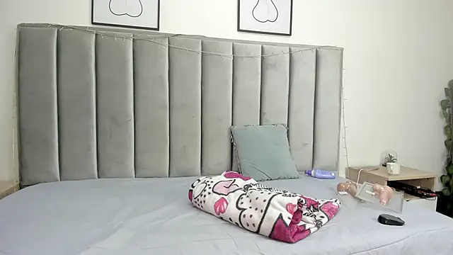 Laiia Page online show from 03-15-25, 02:01