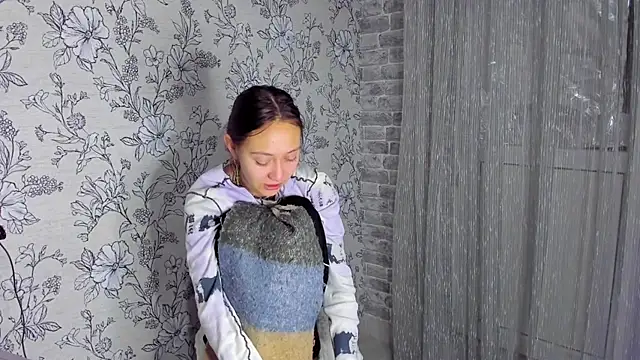 EllaSky xoxo online show from 11-17-25, 08:36