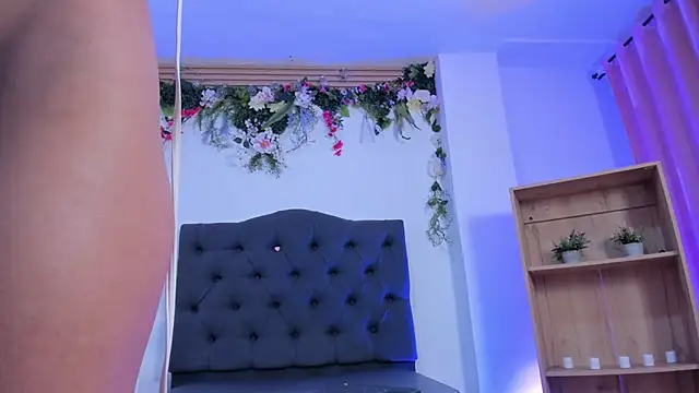 Alyssa jones online show from 02-21-25, 06:51