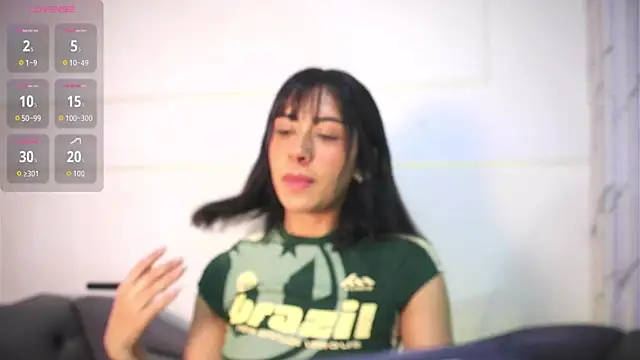 Snapshot of Alyssa_jones chatting on 08-03-26, 03:38 Alyssa jones online show from 08-03-26, 03:38