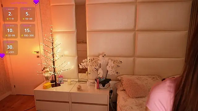 Lilly Colins online show from 02-22-26, 07:23