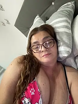 AntonellaAlondra4 online show from 11-28-25, 04:04