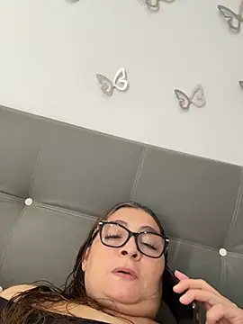 AntonellaAlondra4 online show from 05-19-26, 02:23