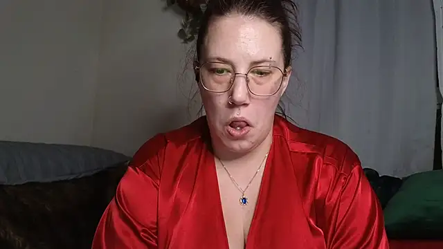 Snapshot of ThickGirlsDoItBetter chatting on 02-25-25, 02:25 ThickGirlsDoItBetter online show from 02-25-25, 02:25