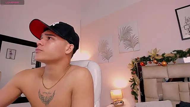 saraandstiven online show from 12-27-24, 03:42