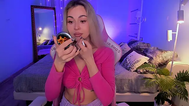 AdeleRoberts online show from 04-16-26, 01:50