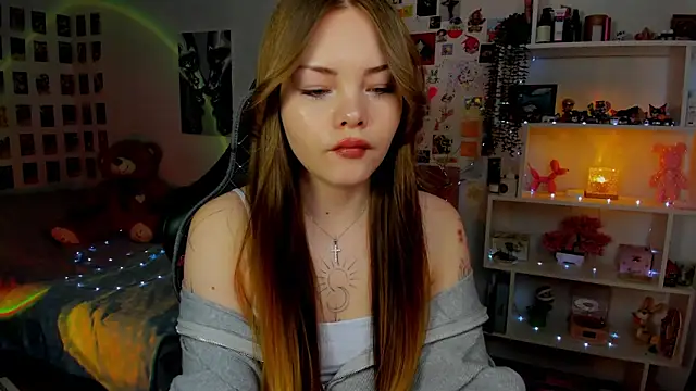 Snapshot of AkiraKatsu chatting on 03-07-26, 10:01 AkiraKatsu online show from 03-07-26, 10:01