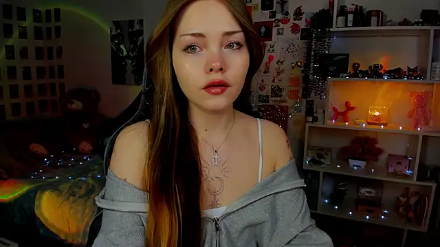 Snapshot of AkiraKatsu chatting on 03-08-26, 12:42 AkiraKatsu online show from 03-08-26, 12:42