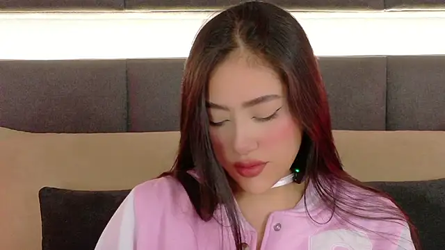 nicolle pierce online show from 10-16-25, 01:23