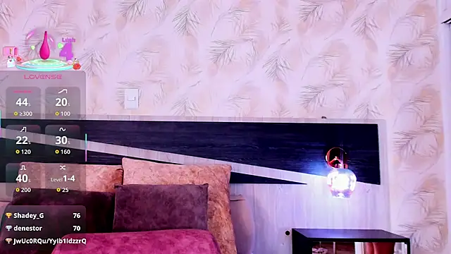 nicolle pierce online show from 12-04-25, 01:20