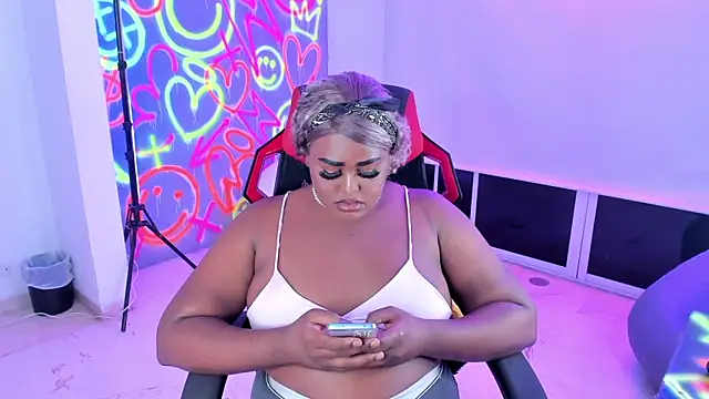 GEANNAROSE online show from 01-15-25, 04:04