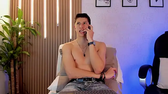 Snapshot of Dorianmistery2322_ chatting on 11-20-25, 11:48 Dorianmistery2322 online show from 11-20-25, 11:48