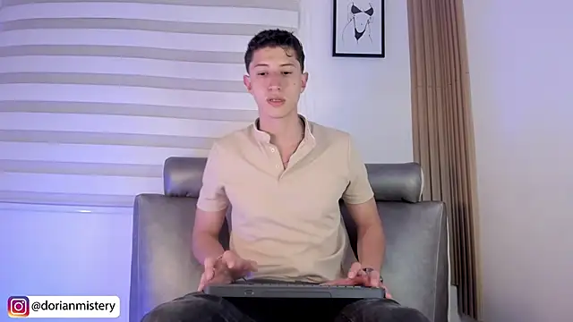 Snapshot of Dorianmistery2322_ chatting on 03-06-26, 12:07 Dorianmistery2322 online show from 03-06-26, 12:07