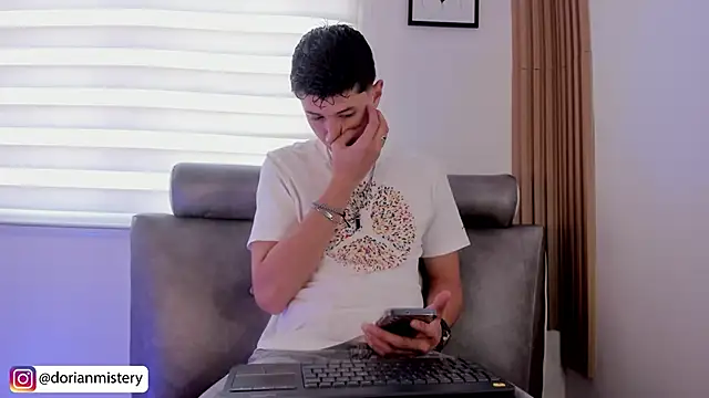 Snapshot of Dorianmistery2322_ chatting on 03-07-26, 03:09 Dorianmistery2322 online show from 03-07-26, 03:09