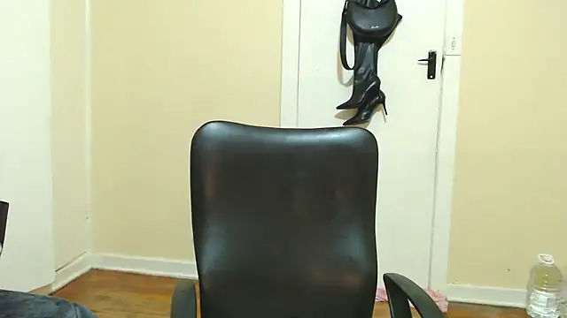 Snapshot of kittykhloe22 chatting on 07-24-26, 01:53 kittykhloe22 online show from 07-24-26, 01:53