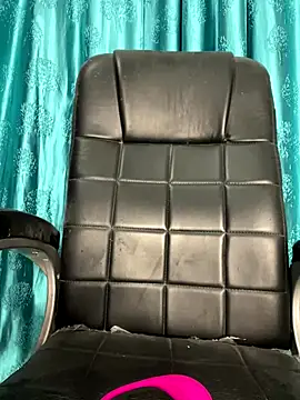 Snapshot of poision51 chatting on 10-15-25, 03:39 poision51 online show from 10-15-25, 03:39