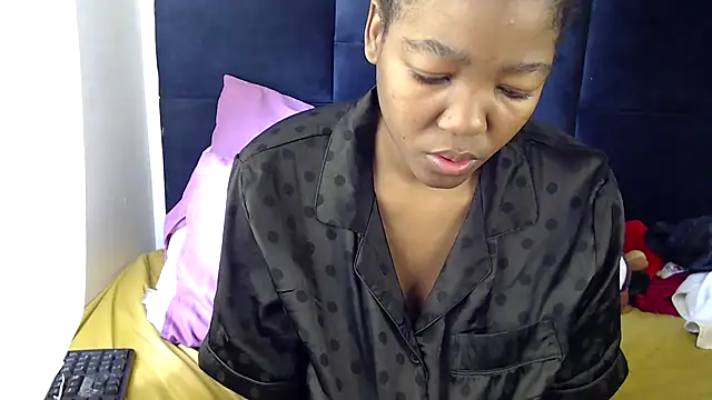 Snapshot of Busty-Londie chatting on 11-01-25, 11:23 Busty-Londie online show from 11-01-25, 11:23