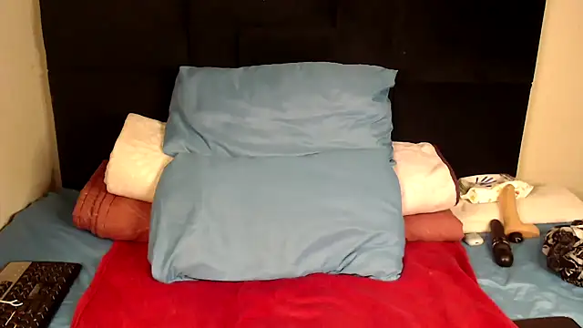 Snapshot of Busty-Londie chatting on 11-28-25, 07:49 Busty-Londie online show from 11-28-25, 07:49