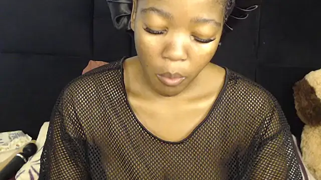 Snapshot of Busty-Londie chatting on 12-15-25, 03:49 Busty-Londie online show from 12-15-25, 03:49