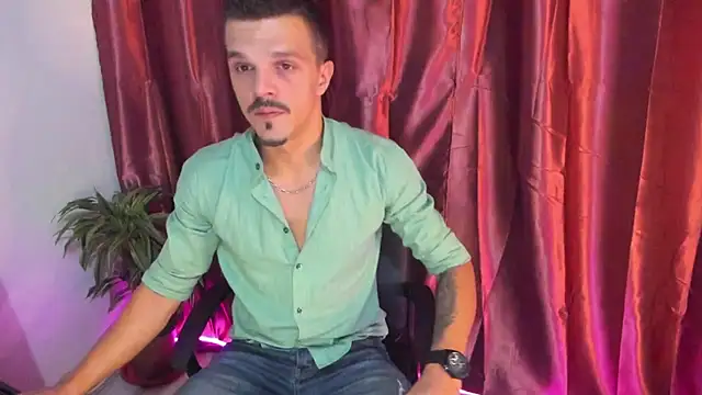 Snapshot of DonyBrown chatting on 10-08-25, 04:43 DonyBrown online show from 10-08-25, 04:43