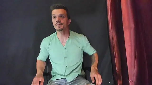 Snapshot of DonyBrown chatting on 05-13-26, 02:53 DonyBrown online show from 05-13-26, 02:53