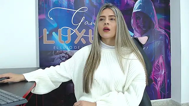 Snapshot of miacarperr1 chatting on 02-10-25, 08:53 miacarperr1 online show from 02-10-25, 08:53