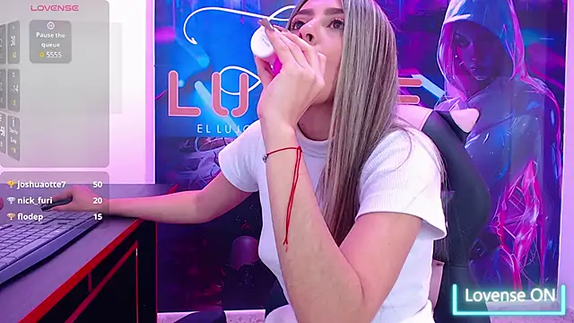 Snapshot of miacarperr1 chatting on 02-11-25, 12:49 miacarperr1 online show from 02-11-25, 12:49