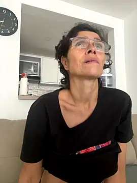 MireyaTorresGu online show from 09-30-25, 01:38