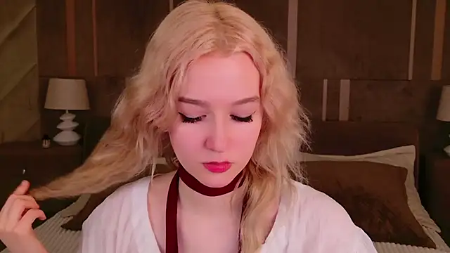 Snapshot of NaomiLoys chatting on 03-22-25, 07:09 NaomiLoys online show from 03-22-25, 07:09