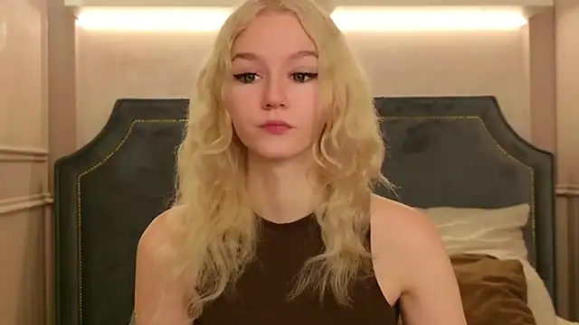 Snapshot of NaomiLoys chatting on 09-19-25, 10:49 NaomiLoys online show from 09-19-25, 10:49