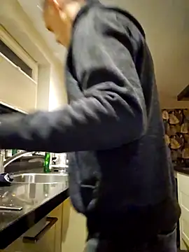 Snapshot of Hectorthyssen1 chatting on 02-07-25, 05:31 Hectorthyssen1 online show from 02-07-25, 05:31