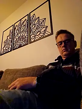 Snapshot of Hectorthyssen1 chatting on 09-27-25, 10:15 Hectorthyssen1 online show from 09-27-25, 10:15