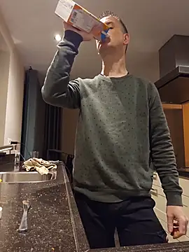 Hectorthyssen1 online show from 02-11-26, 05:34