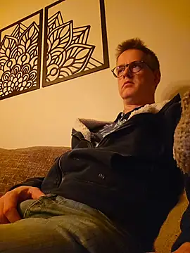 Snapshot of Hectorthyssen1 chatting on 04-30-26, 10:58 Hectorthyssen1 online show from 04-30-26, 10:58
