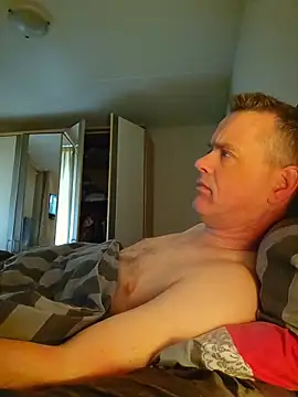 Snapshot of Hectorthyssen1 chatting on 05-10-26, 04:39 Hectorthyssen1 online show from 05-10-26, 04:39