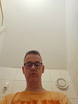 Snapshot of Hectorthyssen1 chatting on 06-20-26, 10:51 Hectorthyssen1 online show from 06-20-26, 10:51