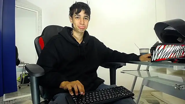 Zacktk7 online show from 12-19-24, 11:03